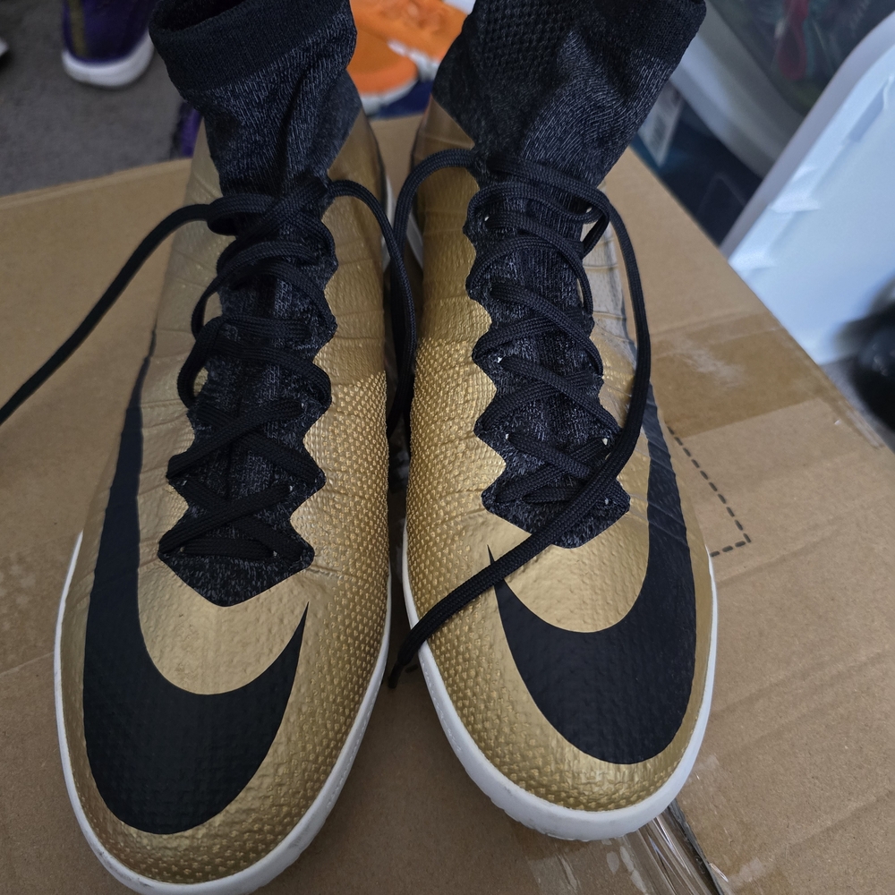 Nike Mercurial Vapor Indoor Men's Gold and Black Soccer Shoes